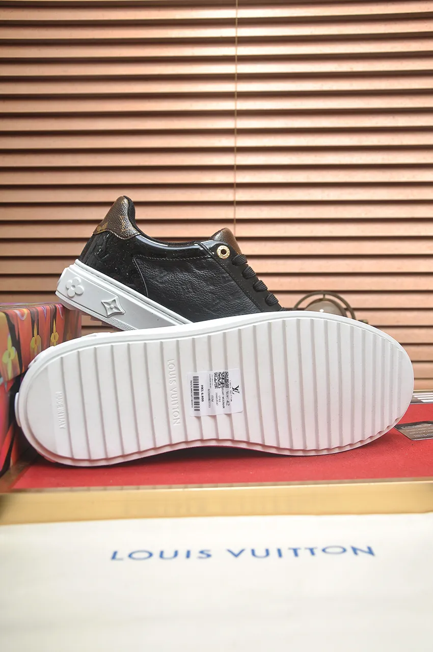 Men's shoes 💰540💶[LOUIS VUITTON] Original order price (water-dyed cowhide lining) new model 🍀LV Louis Vuitton * - top version of LV classic trendy shoes! Made of imported original cowhide, water-dyed cowhide lining, and original wear-resistant rubber outsole! High quality products! Code number 38-45 (45 is custom-made and cannot be returned or exchanged)